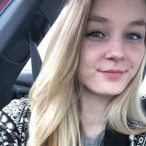 Meet your Posher, Abby